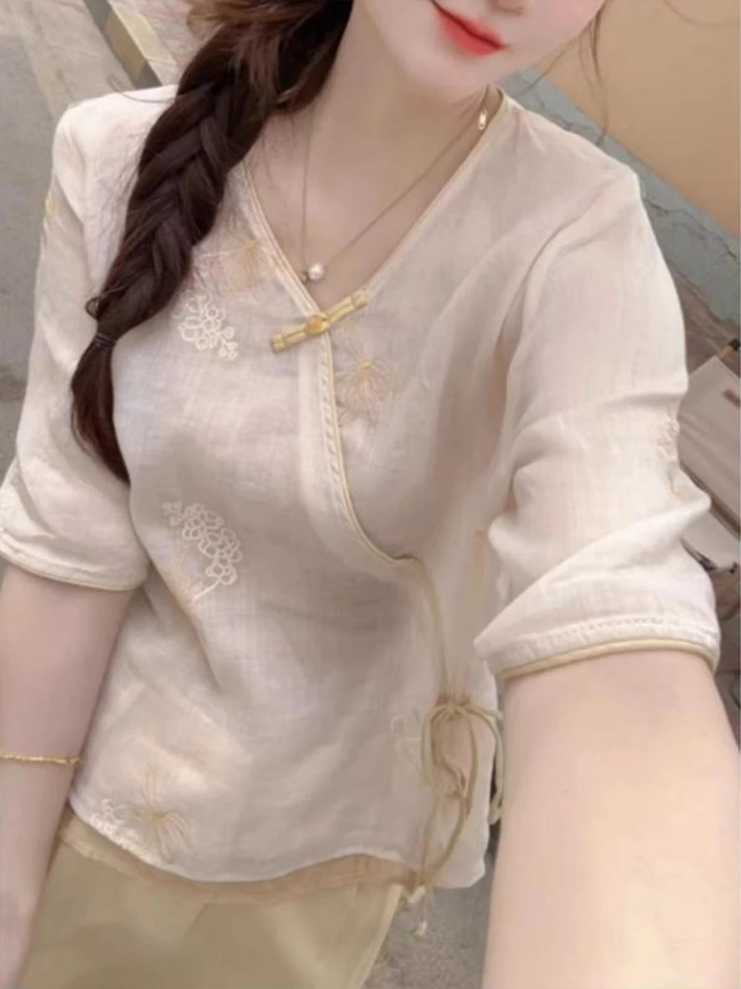 New Chinese Style National Trend Linen Short Sleeve Embroidered Heavy Work Shirt Women Summer Loose Large Size Button Front Top
New Chinese Style National Trend Linen Short Sleeve Embroidered Heavy Work Shirt Women Summer Loose Large Size Button Front Top