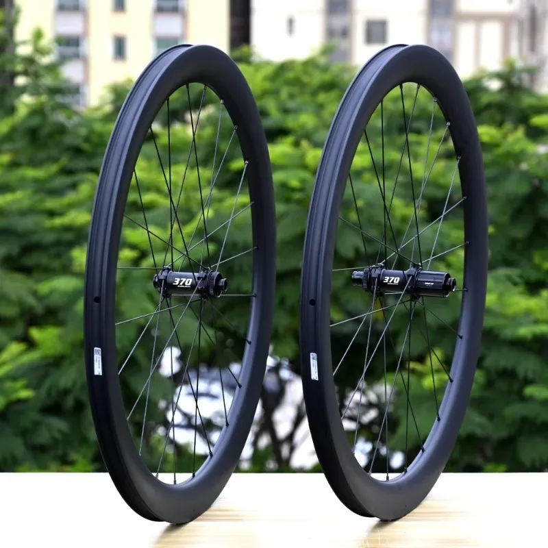 Ultra-light Handmade Road Bike Wheelset T800 Full Carbon Fiber Rim 24 Holes 370 Barrel Hub SAPIM Spokes
Ultra-light Handmade Road Bike Wheelset T800 Full Carbon Fiber Rim 24 Holes 370 Barrel Hub SAPIM Spokes