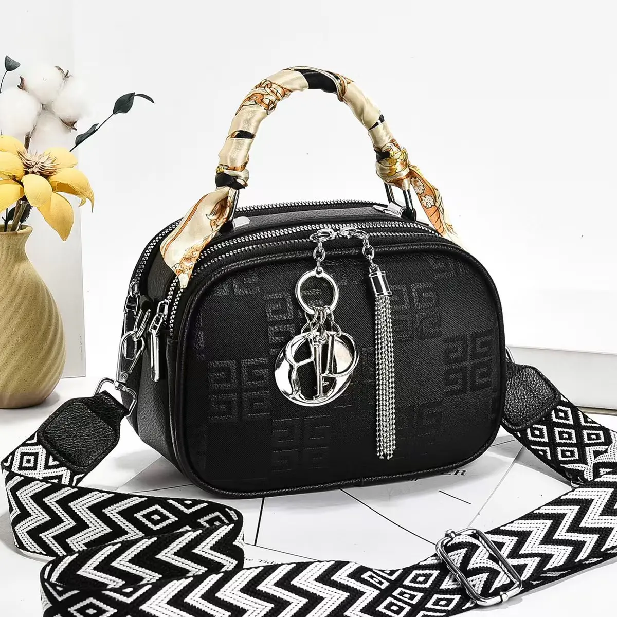 2023 Весенняя новая модная женская сумка через плечо - универсальная клетчатая мягкая кожа, ручная мини-круглая сумка через плечо
2023 Весенняя новая модная женская сумка через плечо - универсальная клетчатая мягкая кожа, ручная мини-круглая сумка через плечо