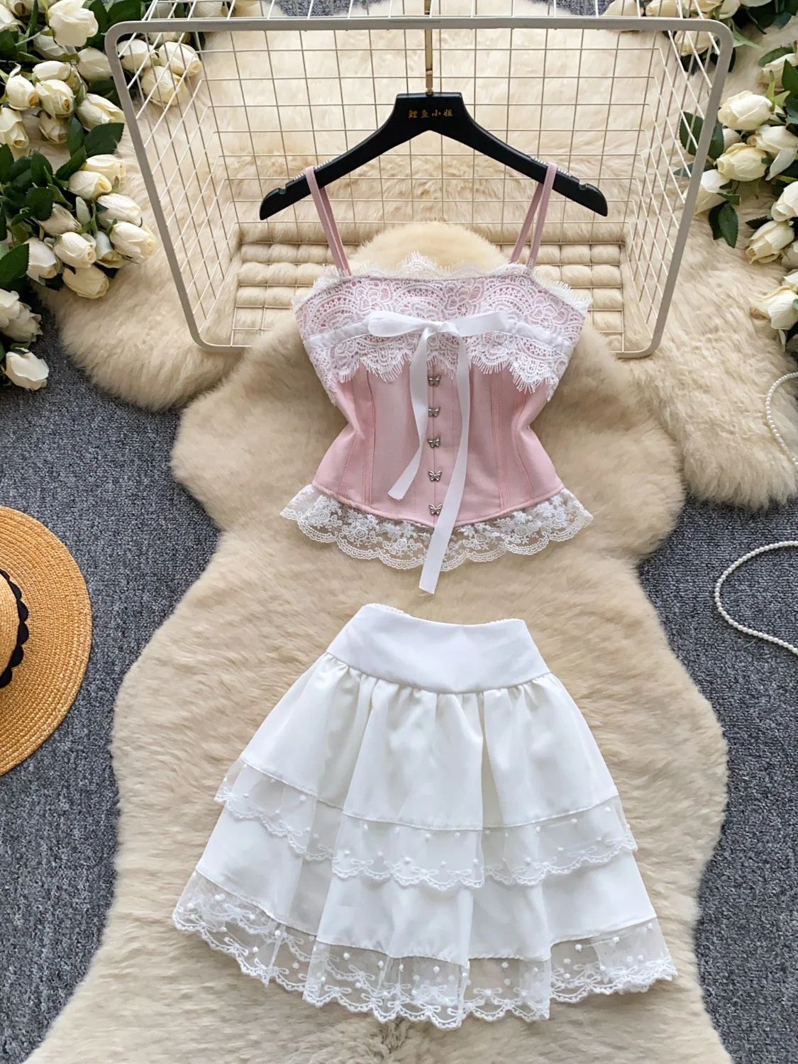 Sweet Style Lace Crop Top Skirt Set Women Summer Slimming Short Size Personality Two Piece Set High Waist Cake Skirt Fashionable
Sweet Style Lace Crop Top Skirt Set Women Summer Slimming Short Size Personality Two Piece Set High Waist Cake Skirt Fashionable