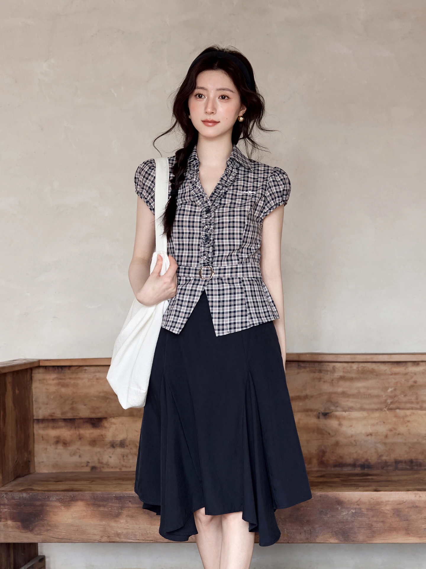 Elegant Korean Style Shirt Slim Fit Bubble Sleeve Short Sleeve Plaid Design Casual Women's Top Summer 2026 Ximen New Arrival
Elegant Korean Style Shirt Slim Fit Bubble Sleeve Short Sleeve Plaid Design Casual Women's Top Summer 2026 Ximen New Arrival