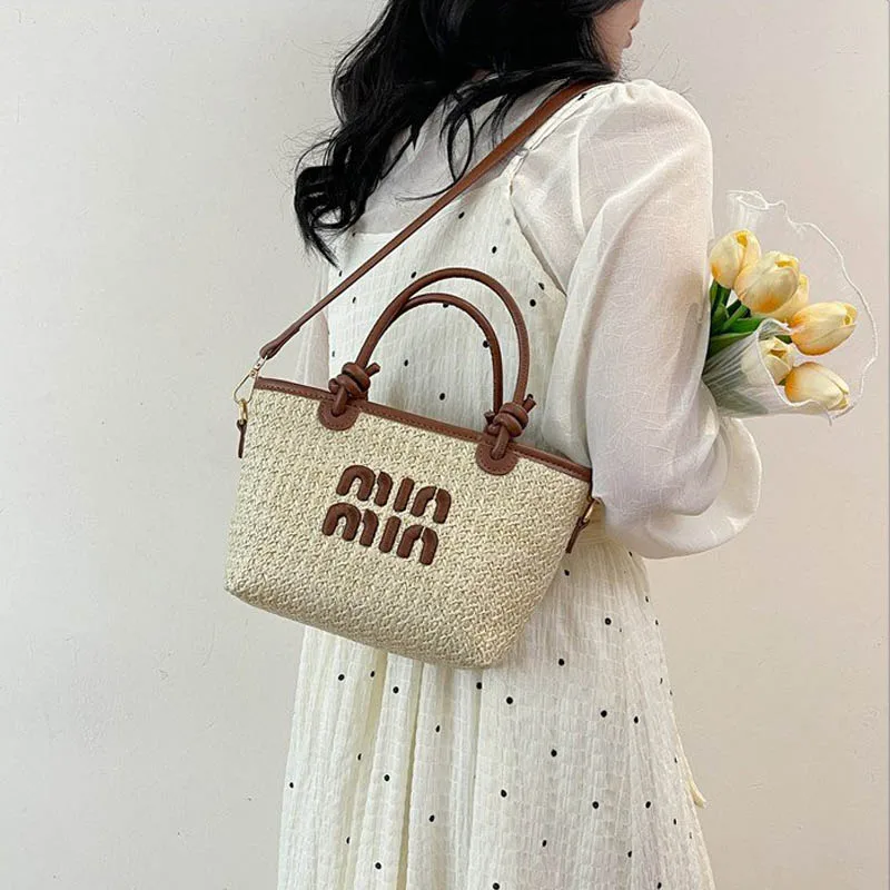 2025New Summer Beach Grass Woven Bag Women's Handbag Embroidered Thread Fashion Crossbody Bag Women's Unique Design Shoulder Bag
2025New Summer Beach Grass Woven Bag Women's Handbag Embroidered Thread Fashion Crossbody Bag Women's Unique Design Shoulder Bag