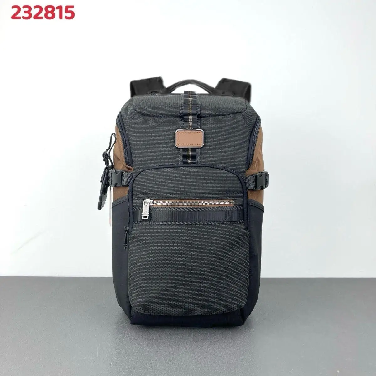 Мужской рюкзак большой вместимости — прочная сумка из полиэстера 48,5×32×15 см для деловых поездок и повседневного использования 232815
Мужской рюкзак большой вместимости — прочная сумка из полиэстера 48,5×32×15 см для деловых поездок и повседневного использования 232815