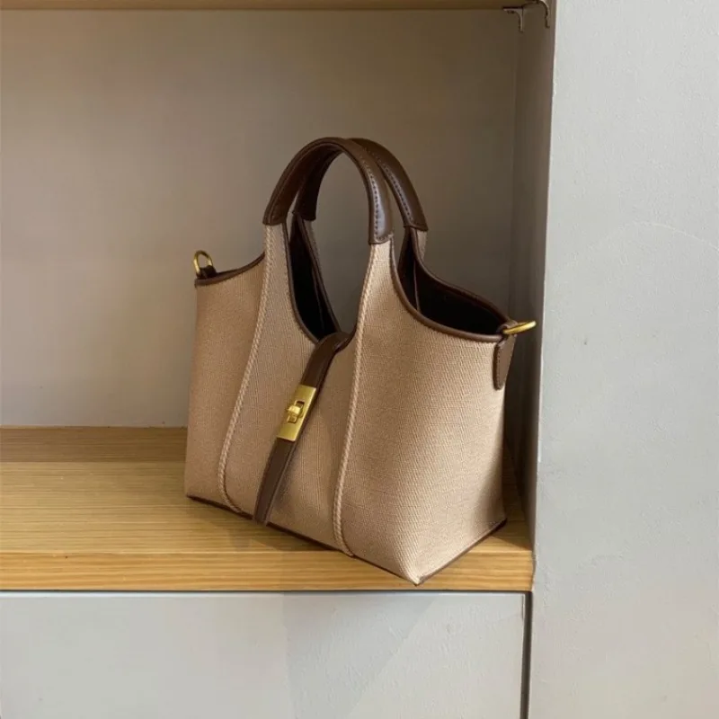 "Vegetable basket style, versatile bucket bag, handbag for women, large capacity, commuting messenger bag, tote bag"
"Vegetable basket style, versatile bucket bag, handbag for women, large capacity, commuting messenger bag, tote bag"