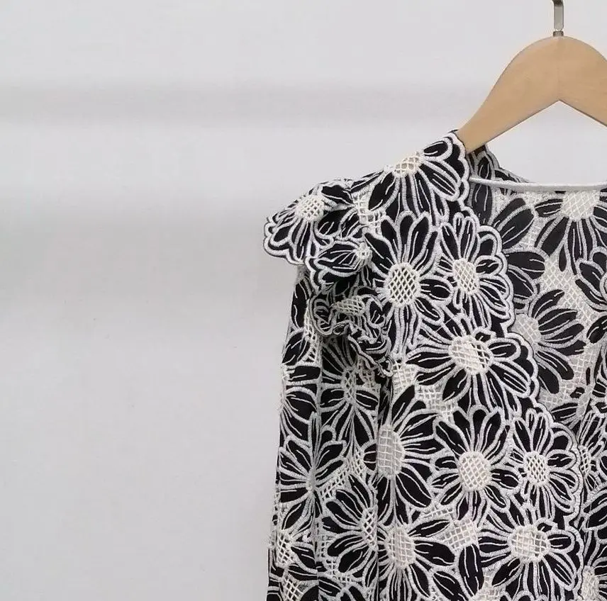 2022 Women Floral Embroidered Puff-sleeve Mini Dress French Brand Fashion Office Ladies Elegant Summer Vacation Holiday Dress
2022 Women Floral Embroidered Puff-sleeve Mini Dress French Brand Fashion Office Ladies Elegant Summer Vacation Holiday Dress