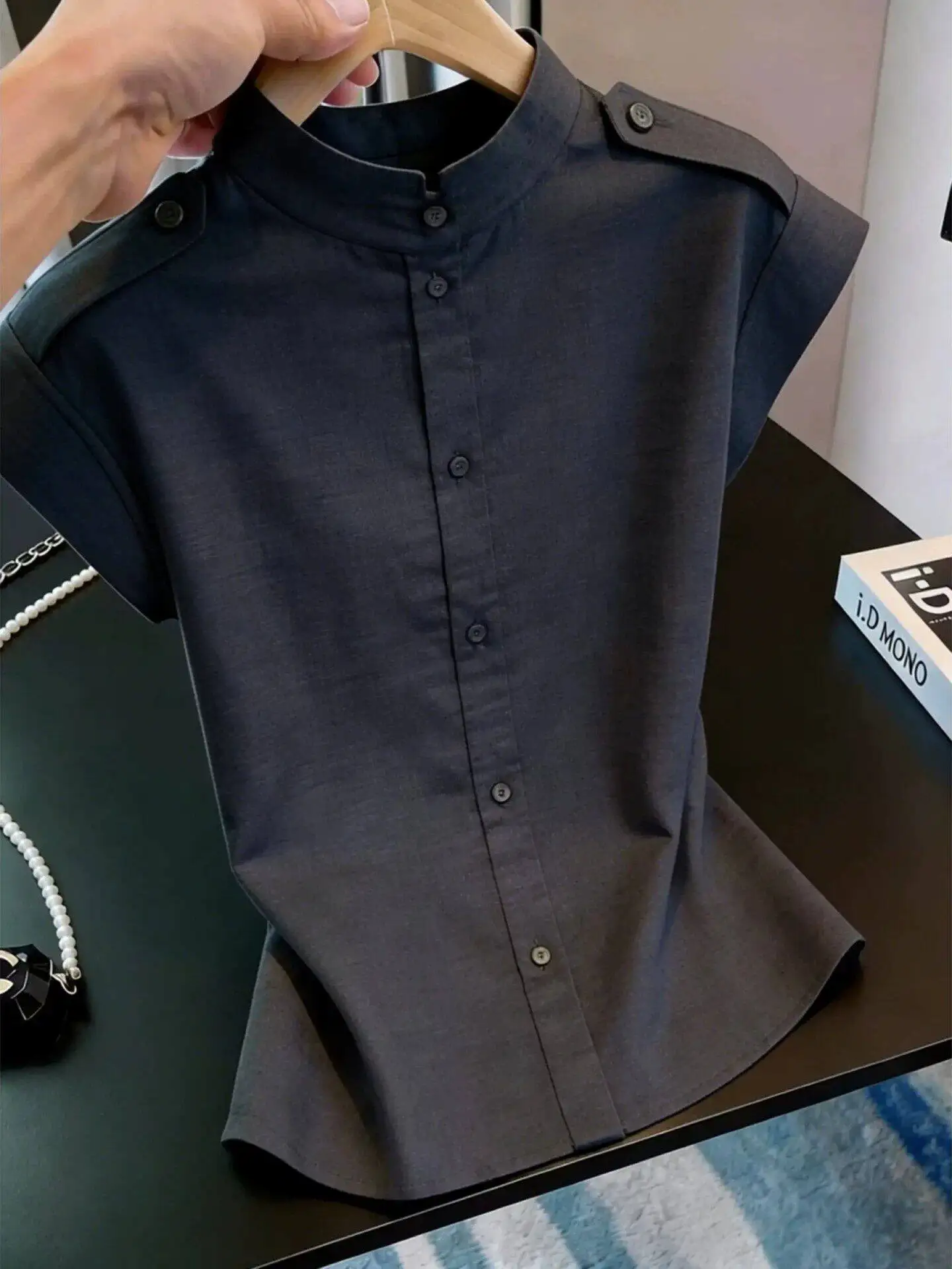 Elegant Commuter Style Women's Shirt Summer Slimming Fashionable Versatile Meat Covering Simple Elegant Top
Elegant Commuter Style Women's Shirt Summer Slimming Fashionable Versatile Meat Covering Simple Elegant Top