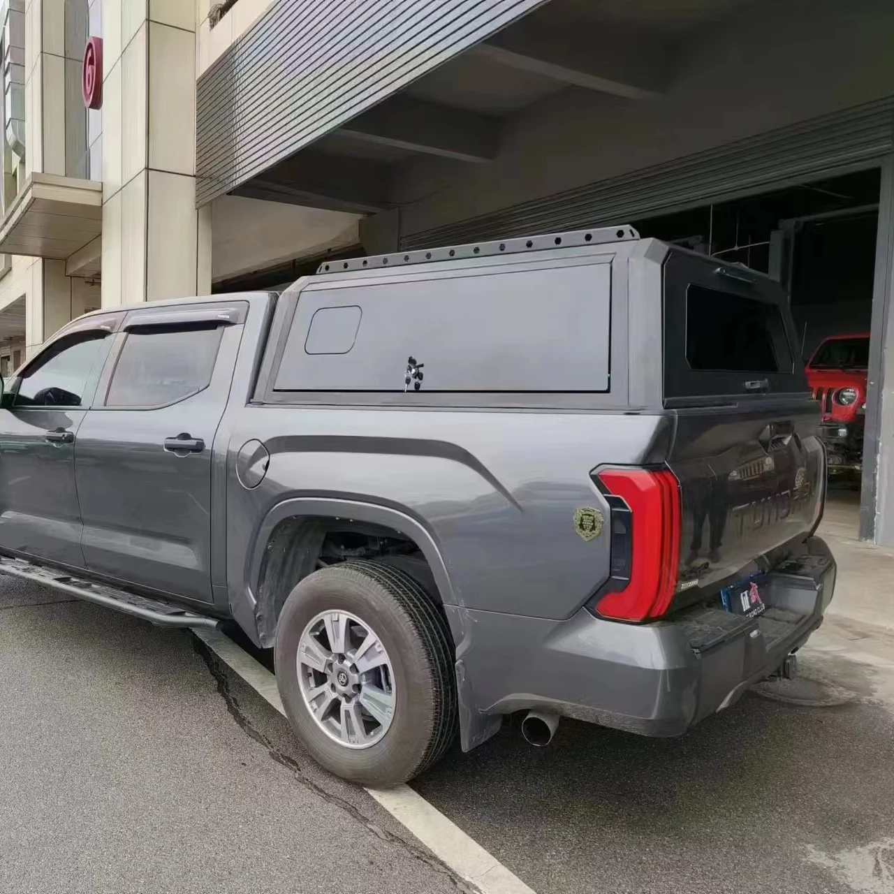 High Quality Fast Shipping Aluminum Ute Hard Top Bed Cover Hilux Canopy for Ranger Hilux Amarok Navara
High Quality Fast Shipping Aluminum Ute Hard Top Bed Cover Hilux Canopy for Ranger Hilux Amarok Navara