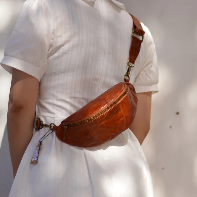 AETOO Новый винтажный кожаный нагрудный шар из кожи растительного дубления для мужчин и женщин, повседневный пучок для мобильного телефона, крест из воловьей кожи
AETOO Новый винтажный кожаный нагрудный шар из кожи растительного дубления для мужчин и женщин, повседневный пучок для мобильного телефона, крест из воловьей кожи