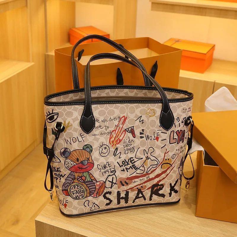 Cartoon Bear Bag Soft Leather Graffiti Tote Bag New Korean Style Large Capacity Handheld Shoulder Dog Tooth Bag
Cartoon Bear Bag Soft Leather Graffiti Tote Bag New Korean Style Large Capacity Handheld Shoulder Dog Tooth Bag