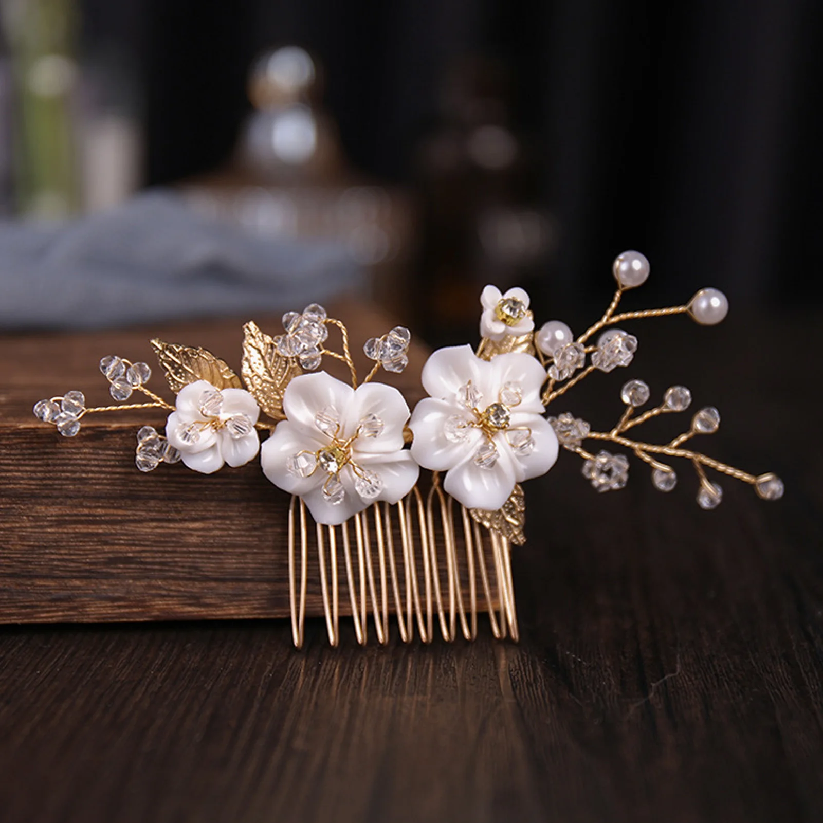 Bridal White Flower Hair Comb Elegant Women Alloy Comb Barrette Headwear for Princess Hair Accessories Headpiece Jewelry
Bridal White Flower Hair Comb Elegant Women Alloy Comb Barrette Headwear for Princess Hair Accessories Headpiece Jewelry