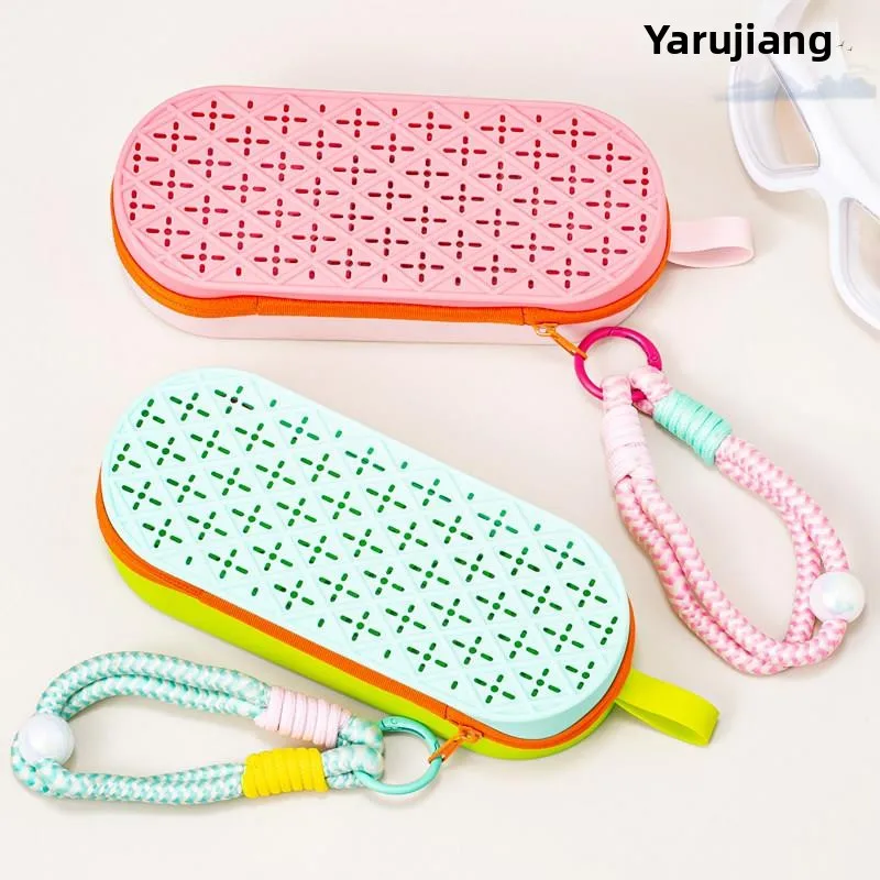 Portable Silicone Swimming Goggles Case Breathable Shockproof Large Frame Sunglasses Storage Box Durable Optical Lens Case
Portable Silicone Swimming Goggles Case Breathable Shockproof Large Frame Sunglasses Storage Box Durable Optical Lens Case