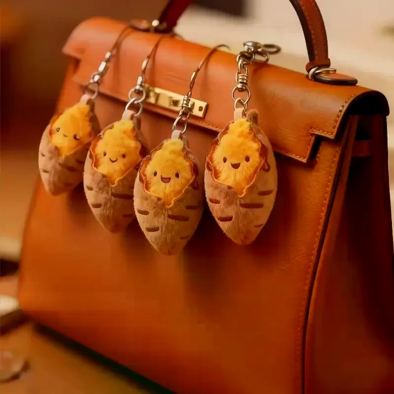 Плюшевая зимняя мультяшная сумка для сладкого картофеля, креативный милый кулон, портативный декоративный подарок для подруг, подарок на зимний праздник
Плюшевая зимняя мультяшная сумка для сладкого картофеля, креативный милый кулон, портативный декоративный подарок для подруг, подарок на зимний праздник