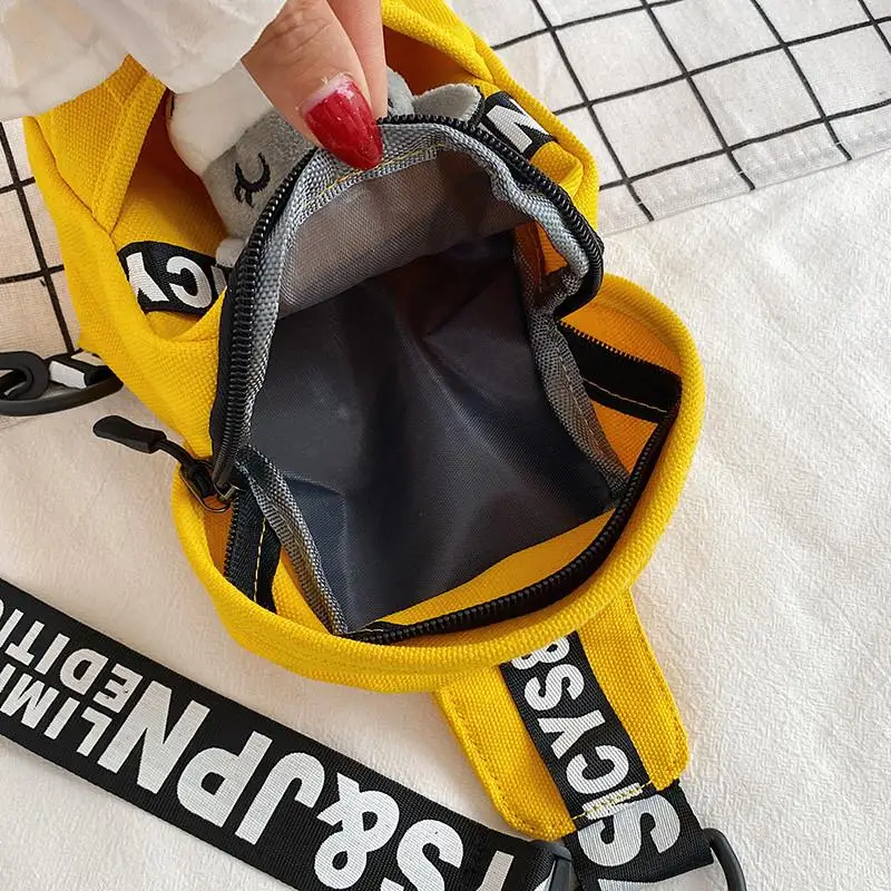 Милая парусиновая сумка через плечо для женщин, новинка 2020, универсальная модная студенческая сумка на одно плечо, повседневная подходящая дорожная сумка для хранения 
Милая парусиновая сумка через плечо для женщин, новинка 2020, универсальная модная студенческая сумка на одно плечо, повседневная подходящая дорожная сумка для хранения