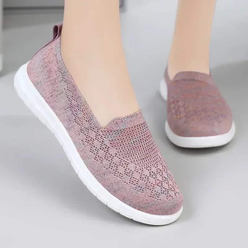 Spring New Breathable and Comfortable Cloth Shoes Soft Sole Wear-resistant Lightweight Casual Sports Walking Women's Shoes
Spring New Breathable and Comfortable Cloth Shoes Soft Sole Wear-resistant Lightweight Casual Sports Walking Women's Shoes