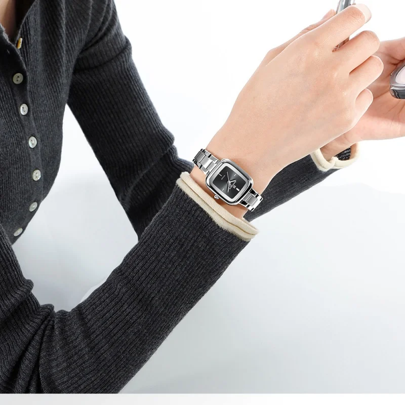 NAVIFORCE Unique Square Watches for Women 30M Waterproof Women's Stainless Steel Watches Sports Fashion Ultra light Girls' Watch
NAVIFORCE Unique Square Watches for Women 30M Waterproof Women's Stainless Steel Watches Sports Fashion Ultra light Girls' Watch