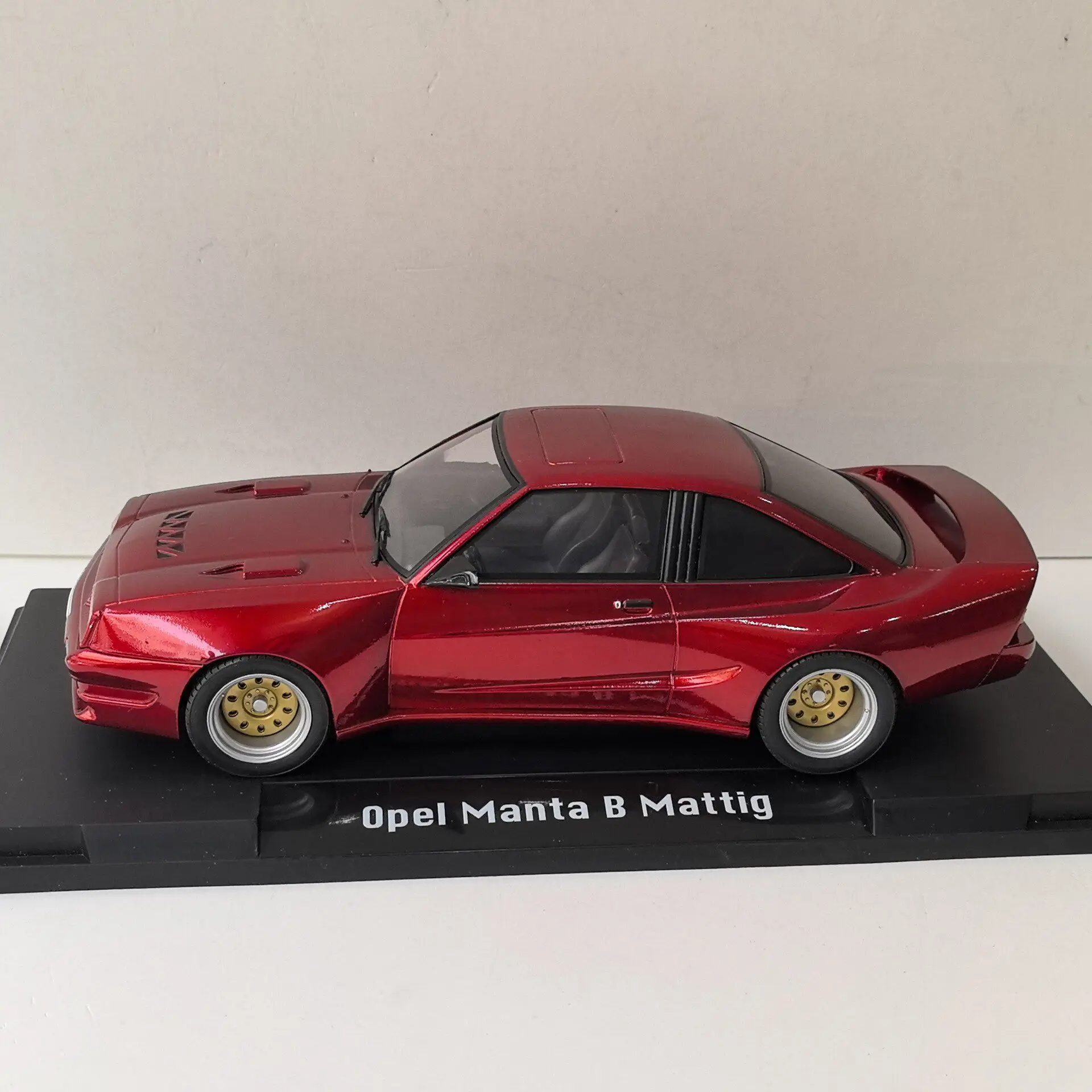 Paint Surface Defects Diecast MCG 1/18 Scale OPEL MANTA B MATTIG U2 Alloy Car Model
Paint Surface Defects Diecast MCG 1/18 Scale OPEL MANTA B MATTIG U2 Alloy Car Model