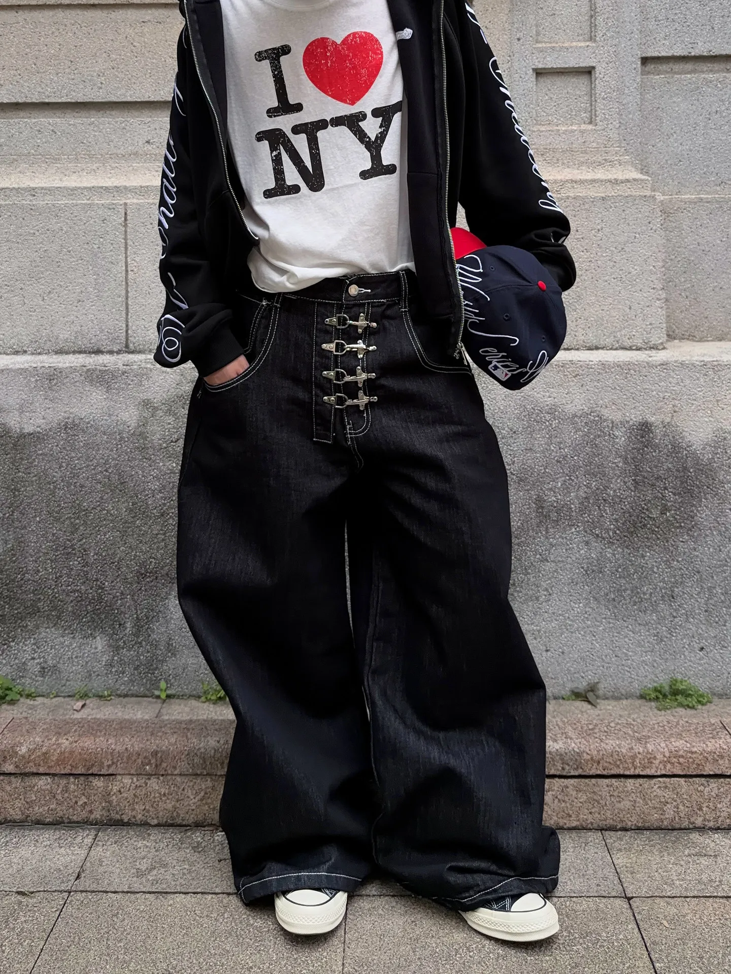 Retro American High Street Style Jeans Original Color Casual Wide Leg Men's Women's Black Hip Hop Loose Fit Long Trousers
Retro American High Street Style Jeans Original Color Casual Wide Leg Men's Women's Black Hip Hop Loose Fit Long Trousers