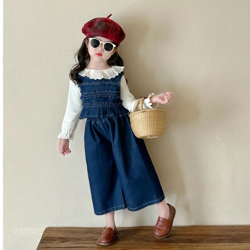 Girls' autumn clothing suits2025New Western Style Baby Girl Lapel Underwear Blouse Denim Vest Wide Leg Pants Two-Piece Set
Girls' autumn clothing suits2025New Western Style Baby Girl Lapel Underwear Blouse Denim Vest Wide Leg Pants Two-Piece Set