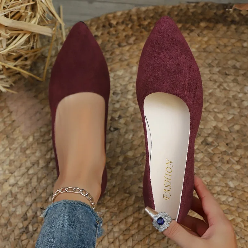 Women Flats Fashion Solid Color Pointed Toe Shoes 2026 New Soft Soled Lightweight Loafers Casual Comfort Outdoor Female Sneakers
Women Flats Fashion Solid Color Pointed Toe Shoes 2026 New Soft Soled Lightweight Loafers Casual Comfort Outdoor Female Sneakers