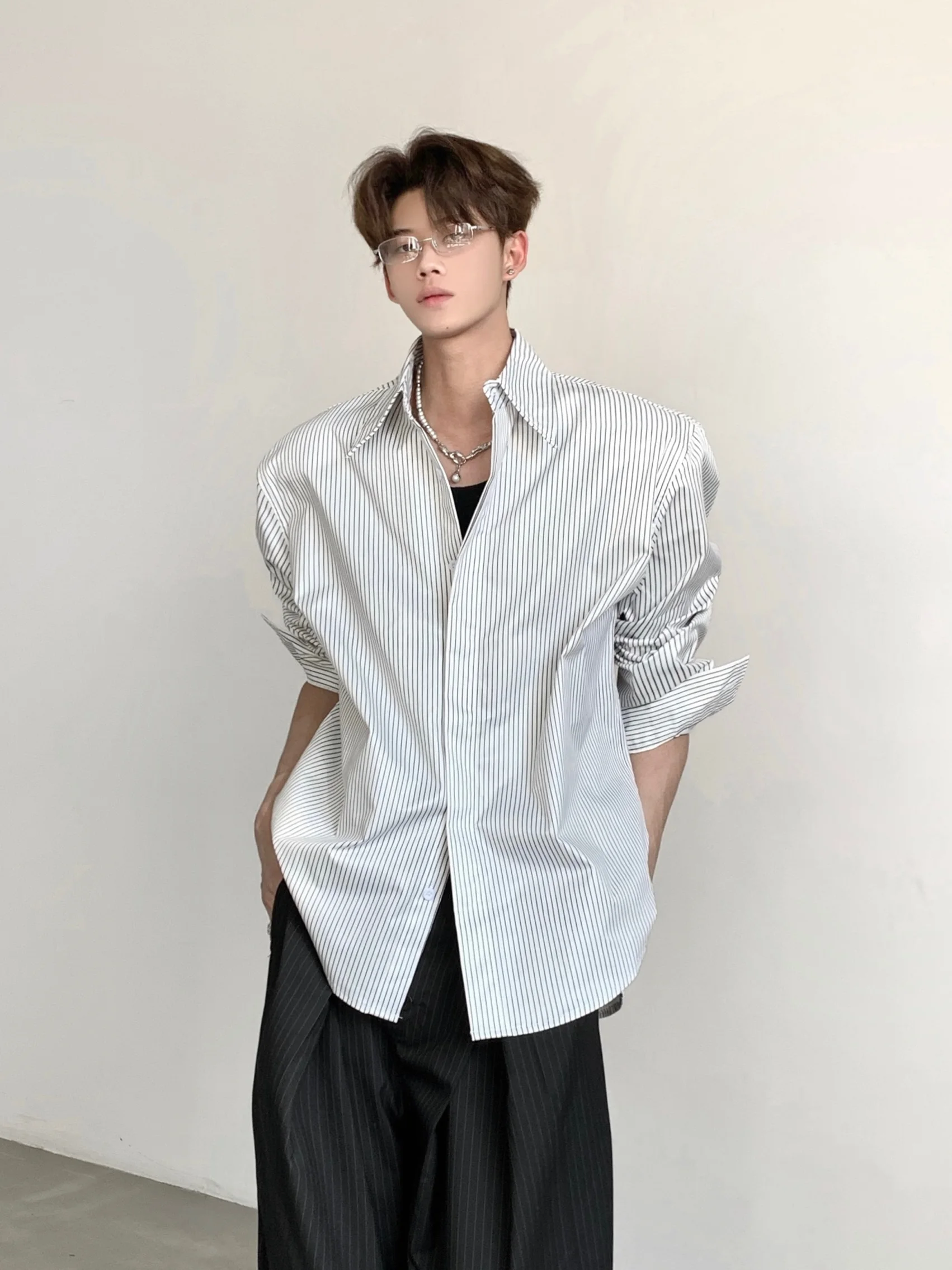 Ace Tailors Men's Loose Fit Striped Shirt Long Sleeve Minimalist Design High Intelligence Sensation Classic Style Casual Shirt
Ace Tailors Men's Loose Fit Striped Shirt Long Sleeve Minimalist Design High Intelligence Sensation Classic Style Casual Shirt