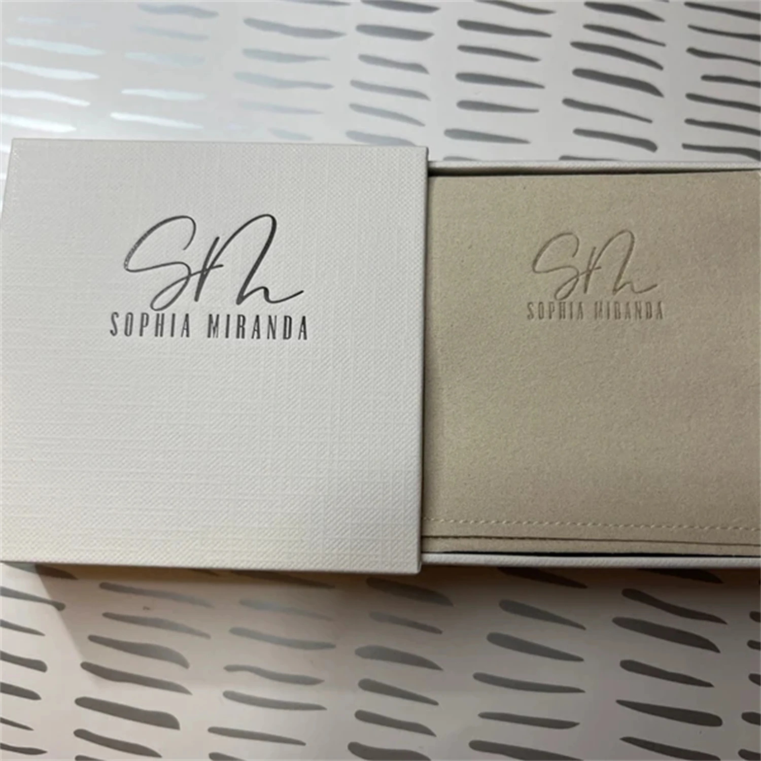 50sets paper drawer box and pouch custom Earrings Ring box jewelry pouch personalized logo small jewelry packaging box Bag Tote
50sets paper drawer box and pouch custom Earrings Ring box jewelry pouch personalized logo small jewelry packaging box Bag Tote