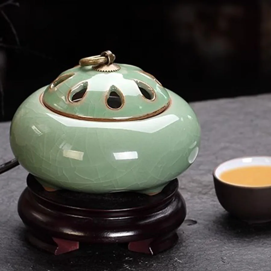 Decoration Incense Burner Ornament Porcelain Chinese Incense Burner Ceramic Retro Portable Round Norse Porta Incienso Room Decoe
Decoration Incense Burner Ornament Porcelain Chinese Incense Burner Ceramic Retro Portable Round Norse Porta Incienso Room Decoe