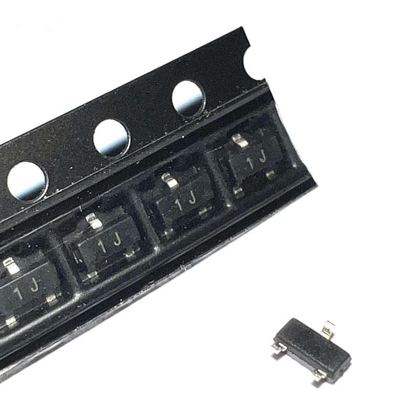 100 шт. BC848A SMD транзистор SOT-23 посылка шелковая ширма 1J 0,1A/30 В NPN транзистор SOT23
100 шт. BC848A SMD транзистор SOT-23 посылка шелковая ширма 1J 0,1A/30 В NPN транзистор SOT23