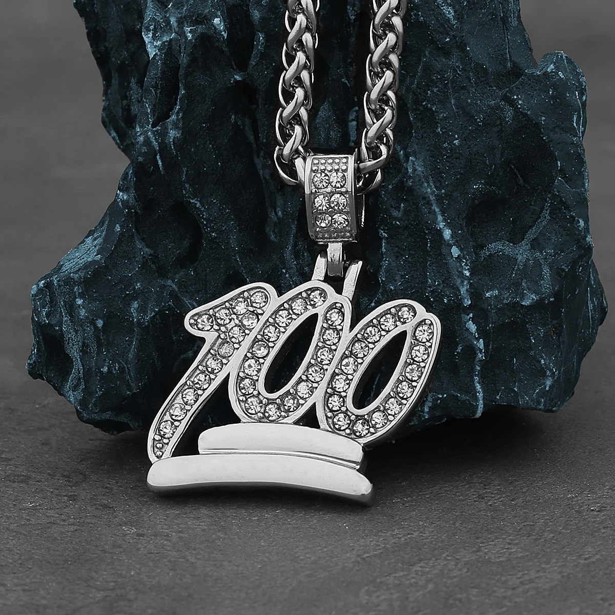 Hip Hop Bling Number 100 Necklace for Men Simple Hollow Charm Pendant Zircon Stainless Steel Fashion Jewelry Gift Wholesale
Hip Hop Bling Number 100 Necklace for Men Simple Hollow Charm Pendant Zircon Stainless Steel Fashion Jewelry Gift Wholesale