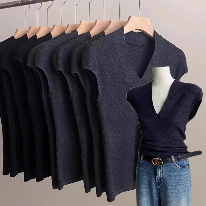 Gray Ice Silk V-Neck Knitted Short Sleeve Women's T-Shirt Slim Fit Thin Style Summer 2026 New Small Size Flying Sleeve Top
Gray Ice Silk V-Neck Knitted Short Sleeve Women's T-Shirt Slim Fit Thin Style Summer 2026 New Small Size Flying Sleeve Top