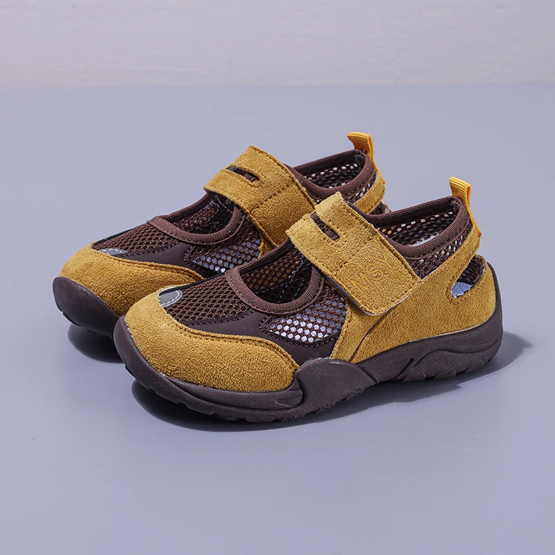 Обувь для девочек, легкая обувь с дышащей сеткой, детские кроссовки, модные сандалии, повседневная прогулочная обувь, спортивные кроссовки для мальчиков на плоской подошве 
Обувь для девочек, легкая обувь с дышащей сеткой, детские кроссовки, модные сандалии, повседневная прогулочная обувь, спортивные кроссовки для мальчиков на плоской подошве