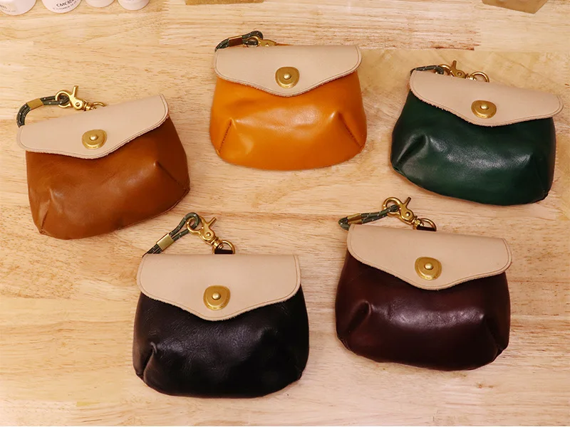 Handmade top-grain cowhide leather key pouch, multifunctional keychain, waist-hanging small bag, earphone pouch
Handmade top-grain cowhide leather key pouch, multifunctional keychain, waist-hanging small bag, earphone pouch