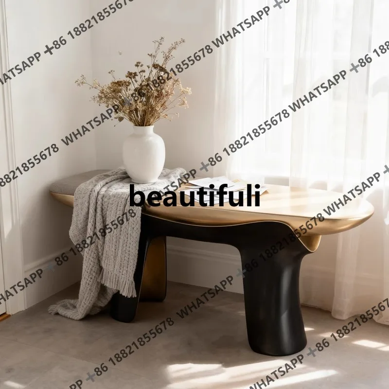Light luxury entrance table modern simple entrance hall decoration table Modern high-end decoration table
Light luxury entrance table modern simple entrance hall decoration table Modern high-end decoration table