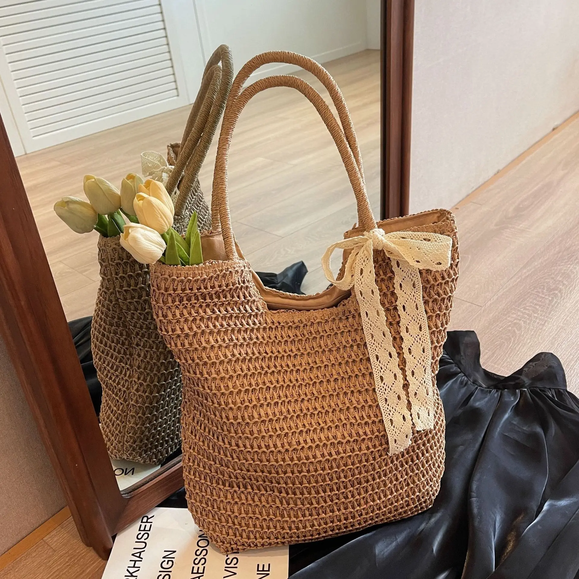 Summer straw bag women's 2025 new large capacity shoulder tote bag seaside holiday woven beach bag
Summer straw bag women's 2025 new large capacity shoulder tote bag seaside holiday woven beach bag