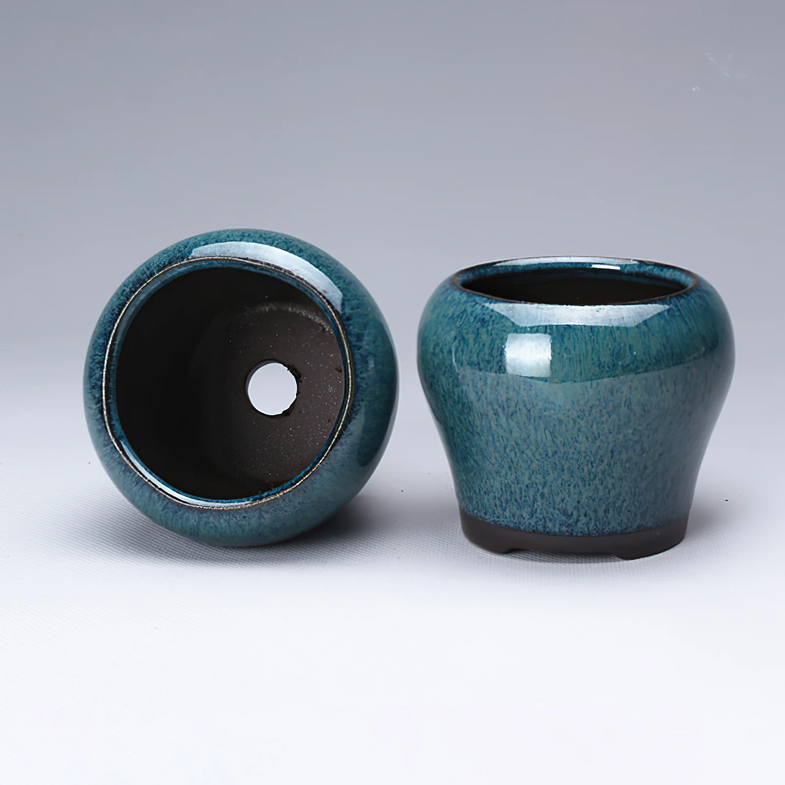 Ceramic Succulent Flower Pot with Drain Hole with Vent Design Chinese Style Bonsai Pot Crafts Plant Pot Home Garden Decor
Ceramic Succulent Flower Pot with Drain Hole with Vent Design Chinese Style Bonsai Pot Crafts Plant Pot Home Garden Decor