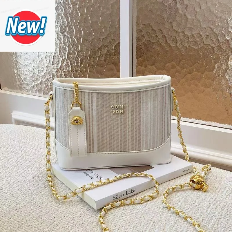 New Small Fragrant Chain Bag, Simple Commuter Bag, Women's Trend 2025 Summer Fashion New Cross Side Small Square Bag
New Small Fragrant Chain Bag, Simple Commuter Bag, Women's Trend 2025 Summer Fashion New Cross Side Small Square Bag