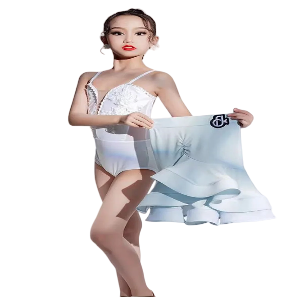 2024 new children's white lace Latin dance stage dress Sexy girl halter Latin dance skirt Children's modern dance costume
2024 new children's white lace Latin dance stage dress Sexy girl halter Latin dance skirt Children's modern dance costume