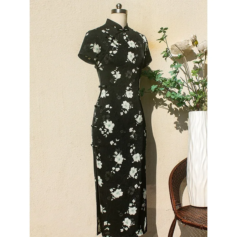 Republic of China style black cheongsam 2026 new spring female long slim temperament improvement daily
Republic of China style black cheongsam 2026 new spring female long slim temperament improvement daily