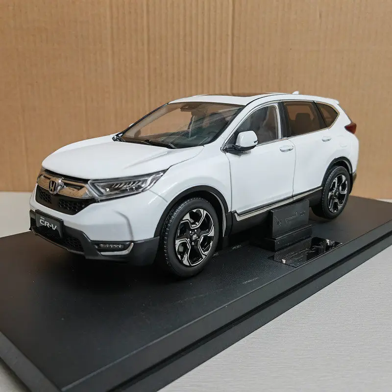 Оригинальная модель автомобиля Dongfeng Honda CR-V 2017, масштаб 1:18, литая под давлением, высокодетализированная, для коллекционеров, подарок
Оригинальная модель автомобиля Dongfeng Honda CR-V 2017, масштаб 1:18, литая под давлением, высокодетализированная, для коллекционеров, подарок