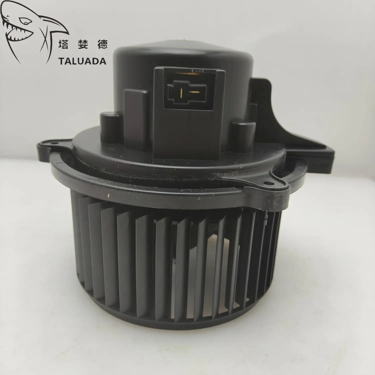 24V Blower Motor B30053-1000 K1002206 For Doosan Excavator DX140LC DX140W DX160W DX170W DX190W DX255LC-3 Motor Replacement
24V Blower Motor B30053-1000 K1002206 For Doosan Excavator DX140LC DX140W DX160W DX170W DX190W DX255LC-3 Motor Replacement