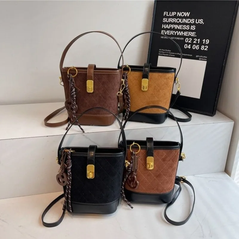 Premium Women's Messenger Bag, Leather Crossbody Shoulder Handbags Elegant Design By Famous Luxury Designer
Premium Women's Messenger Bag, Leather Crossbody Shoulder Handbags Elegant Design By Famous Luxury Designer