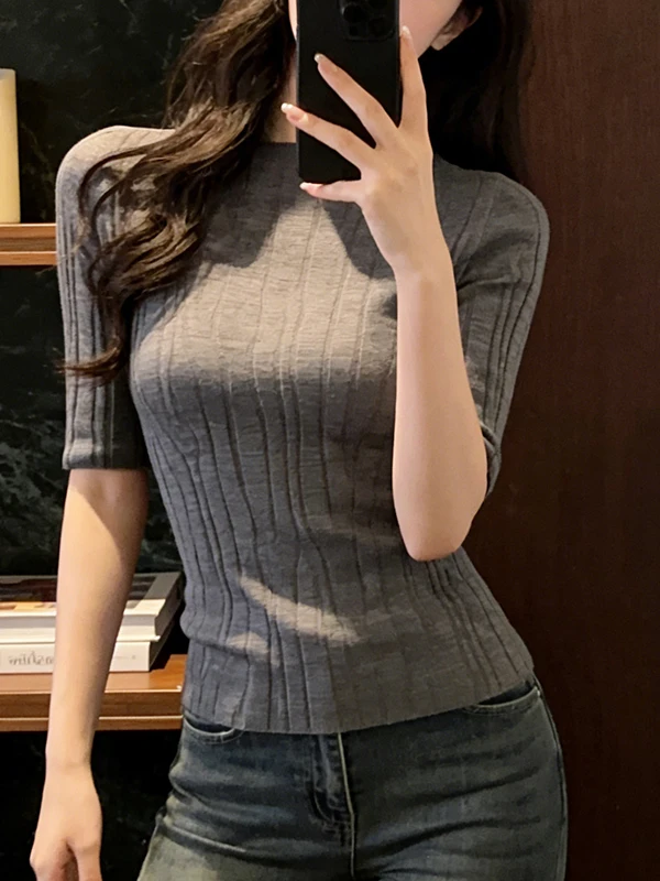 Gray Striped round Neck Half Sleeve Knitted Sweater Women's plus Size Textured Design Slimming Effect Summer New Style Top
Gray Striped round Neck Half Sleeve Knitted Sweater Women's plus Size Textured Design Slimming Effect Summer New Style Top