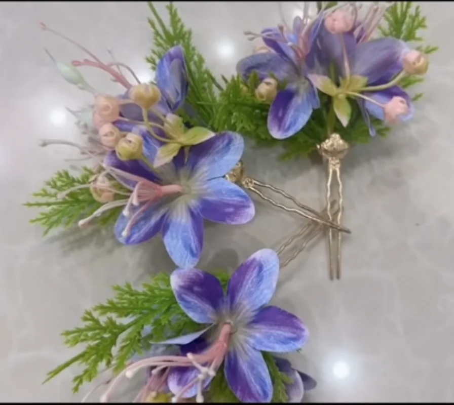 Handmade simulation flower headpiece, super immortal ancient style Hanfu headpiece, hairpin headpiece, retro decoration
Handmade simulation flower headpiece, super immortal ancient style Hanfu headpiece, hairpin headpiece, retro decoration