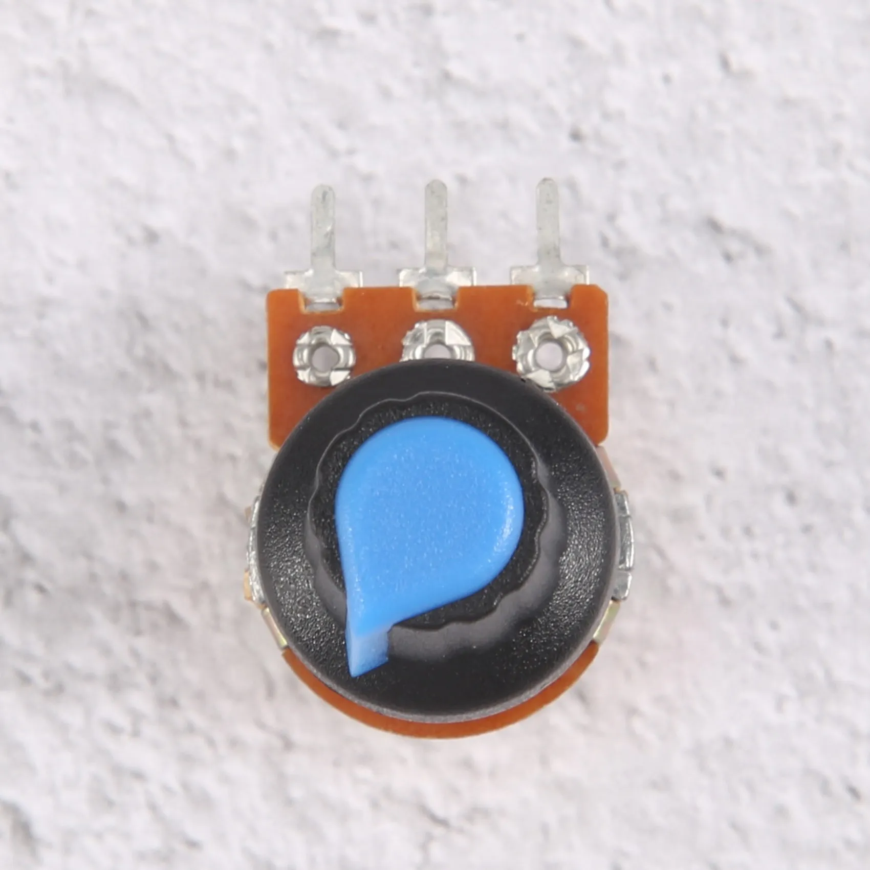 18Pcs/Box WH148 Single Potentiometer Kit B1K/5K/10K/20K/50K/100K/500K/1M With Knobs Single Potentiometer Set Shaft Nutsm12k
18Pcs/Box WH148 Single Potentiometer Kit B1K/5K/10K/20K/50K/100K/500K/1M With Knobs Single Potentiometer Set Shaft Nutsm12k