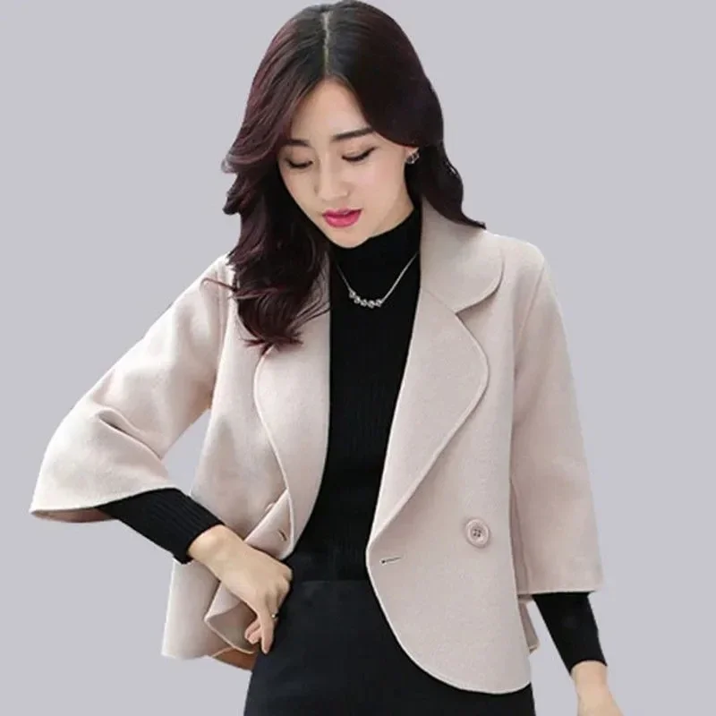 Female Autumn Women's Woolen Coat Elegant Women's Blazers Short Jacket Slim Suit Jacket 2024 New Spring Suit Jacket
Female Autumn Women's Woolen Coat Elegant Women's Blazers Short Jacket Slim Suit Jacket 2024 New Spring Suit Jacket