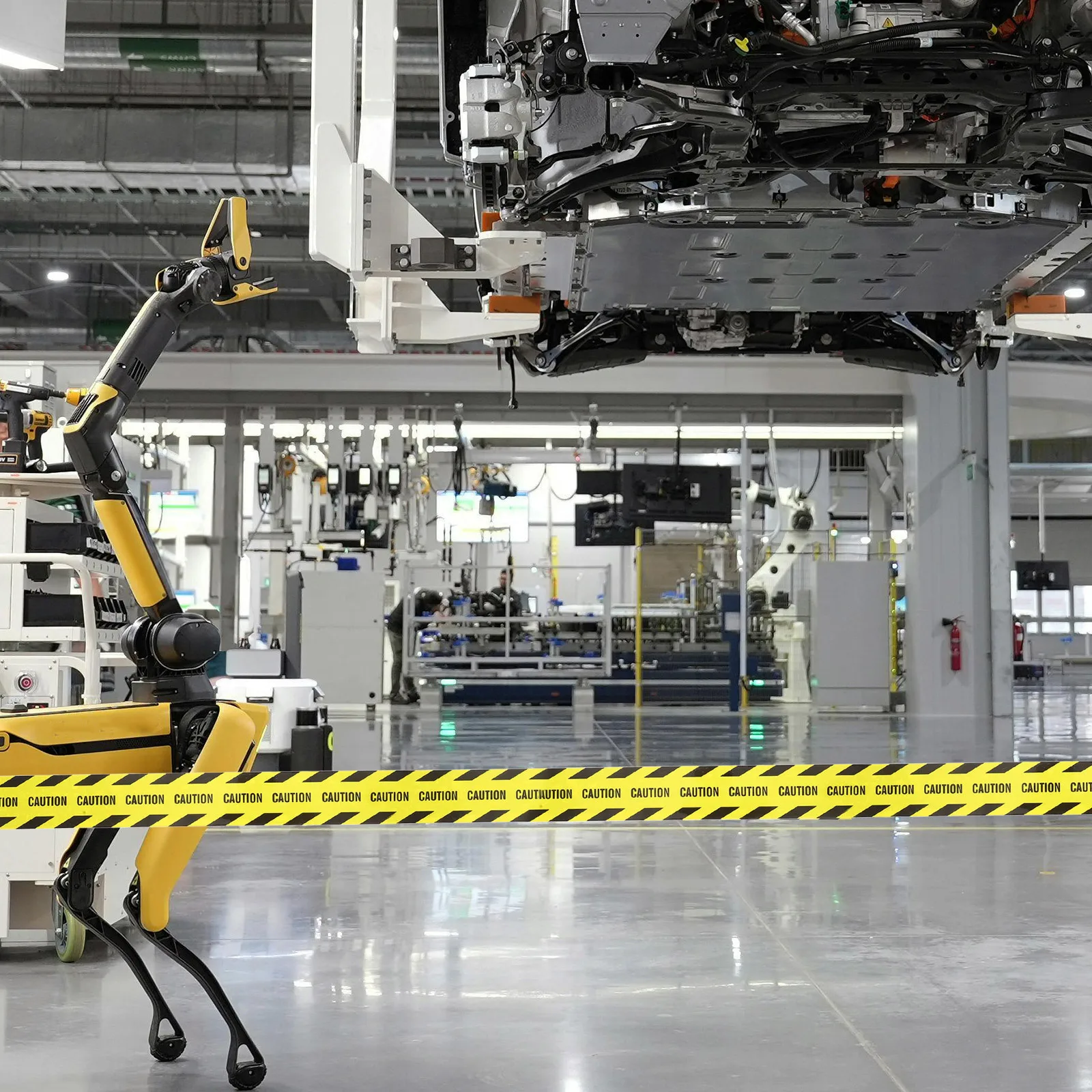 1 Roll Yellow and Black Caution Tape Heavy Duty Adhesive Safety Warning Strip for Floors Walls Equipment Road Construction Site
1 Roll Yellow and Black Caution Tape Heavy Duty Adhesive Safety Warning Strip for Floors Walls Equipment Road Construction Site