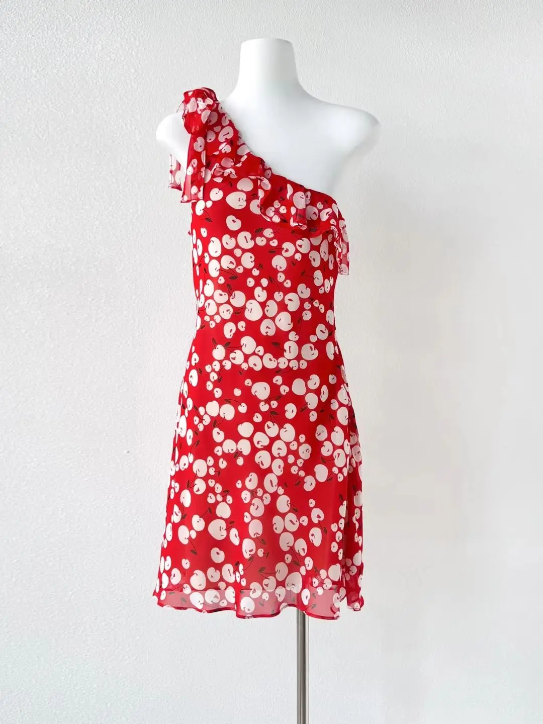 Cherry Printed Women Red Dress Ruffles Spliced Diagonal Collar Fashion Slim Silk Mini Robe
Cherry Printed Women Red Dress Ruffles Spliced Diagonal Collar Fashion Slim Silk Mini Robe