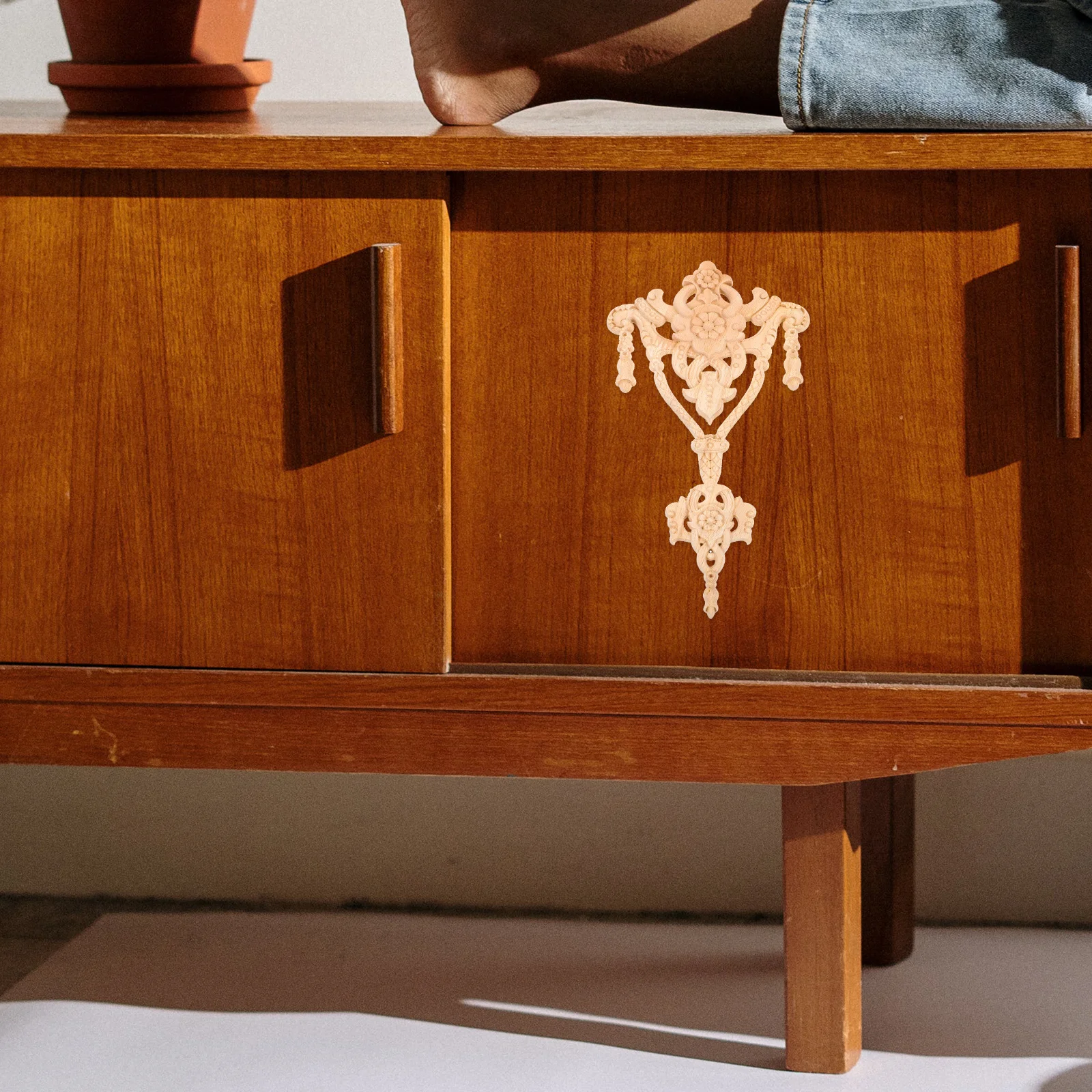 Wooden Applique Carved Corner Onlay Decorative Trim For Furniture Door Cabinet Wood Molding Carvings Decals Handicraft
Wooden Applique Carved Corner Onlay Decorative Trim For Furniture Door Cabinet Wood Molding Carvings Decals Handicraft