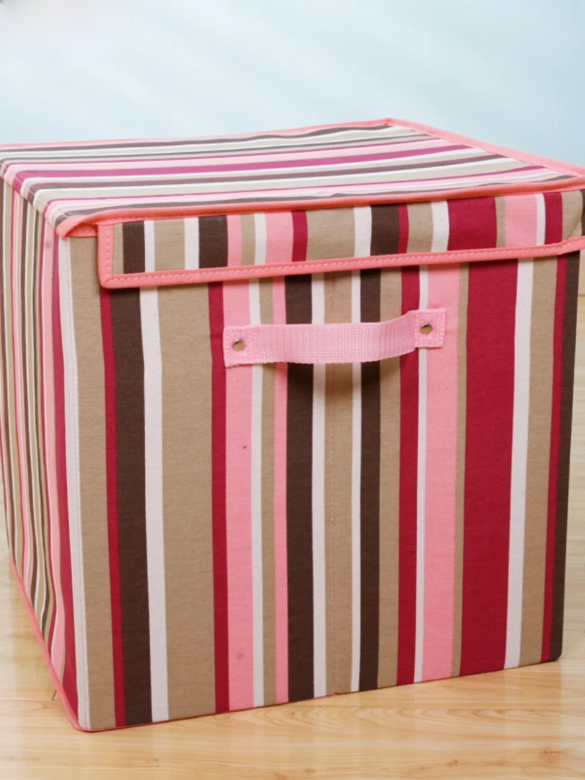 American Style Cotton Clothes Storage Box Underbed Box Foldable Cover Design Socks Organizer Bin Storage Solution for Bedroom
American Style Cotton Clothes Storage Box Underbed Box Foldable Cover Design Socks Organizer Bin Storage Solution for Bedroom
