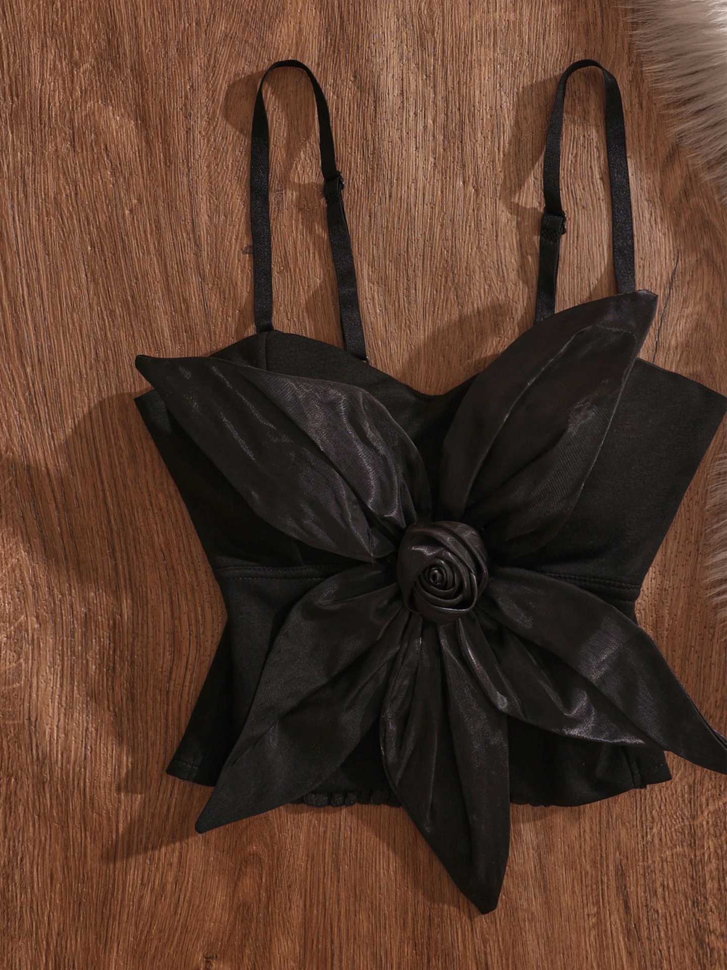 Сексуальный жилет с 3D цветочным ремешком для пикантных девушек, женский летний дизайн, тонкий красивый топ Ba Tube Top irt Svel Bal Crop Top
Сексуальный жилет с 3D цветочным ремешком для пикантных девушек, женский летний дизайн, тонкий красивый топ Ba Tube Top irt Svel Bal Crop Top