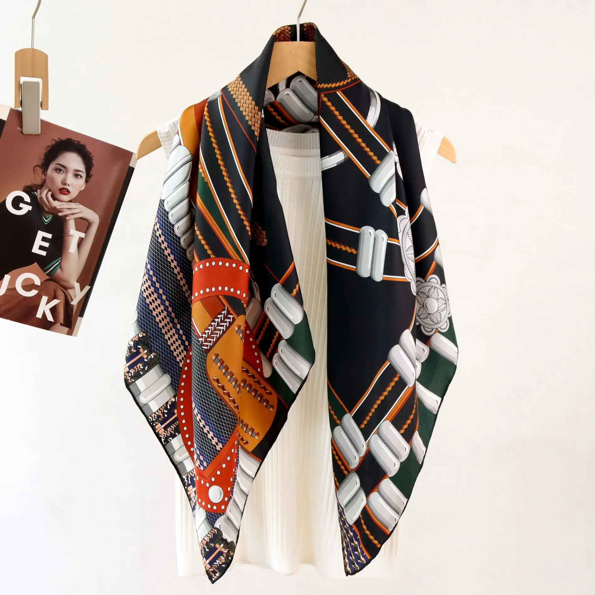Hand Rollerd Silk Scarf 90CM Women Twill Head Bandanas Neck Bag Accessories Luxury Shawls Handkerchief Scarves Lover Gift
Hand Rollerd Silk Scarf 90CM Women Twill Head Bandanas Neck Bag Accessories Luxury Shawls Handkerchief Scarves Lover Gift